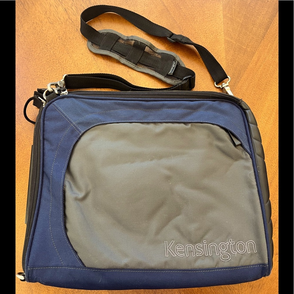 Kensington laptop bag